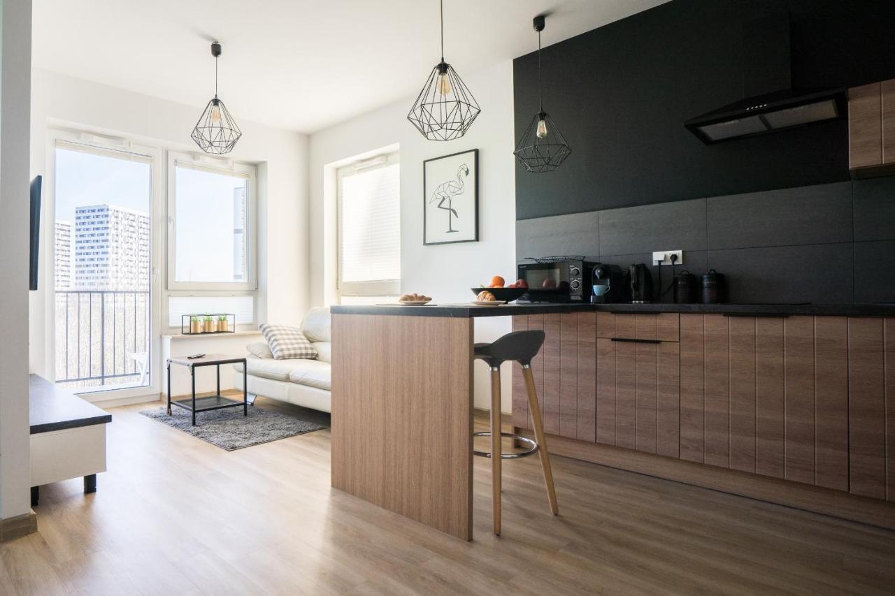 Bizapartments - Modern Flats With Parking Warsaw Exterior photo