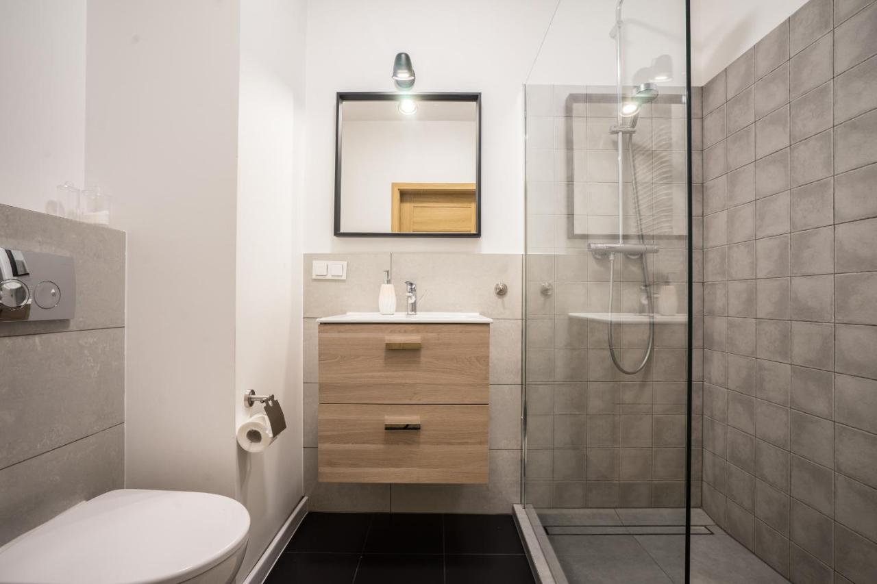 Bizapartments - Modern Flats With Parking Warsaw Exterior photo